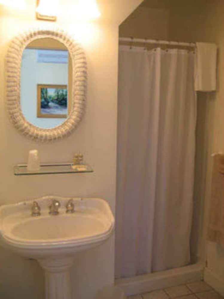 Admiral'S Landing (Adults Only) Bed and Breakfast Provincetown Eksteriør billede