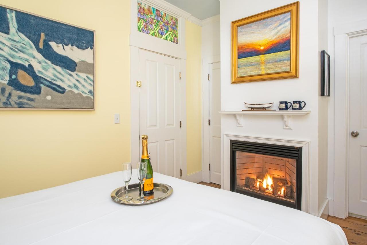 Admiral'S Landing (Adults Only) Bed and Breakfast Provincetown Eksteriør billede