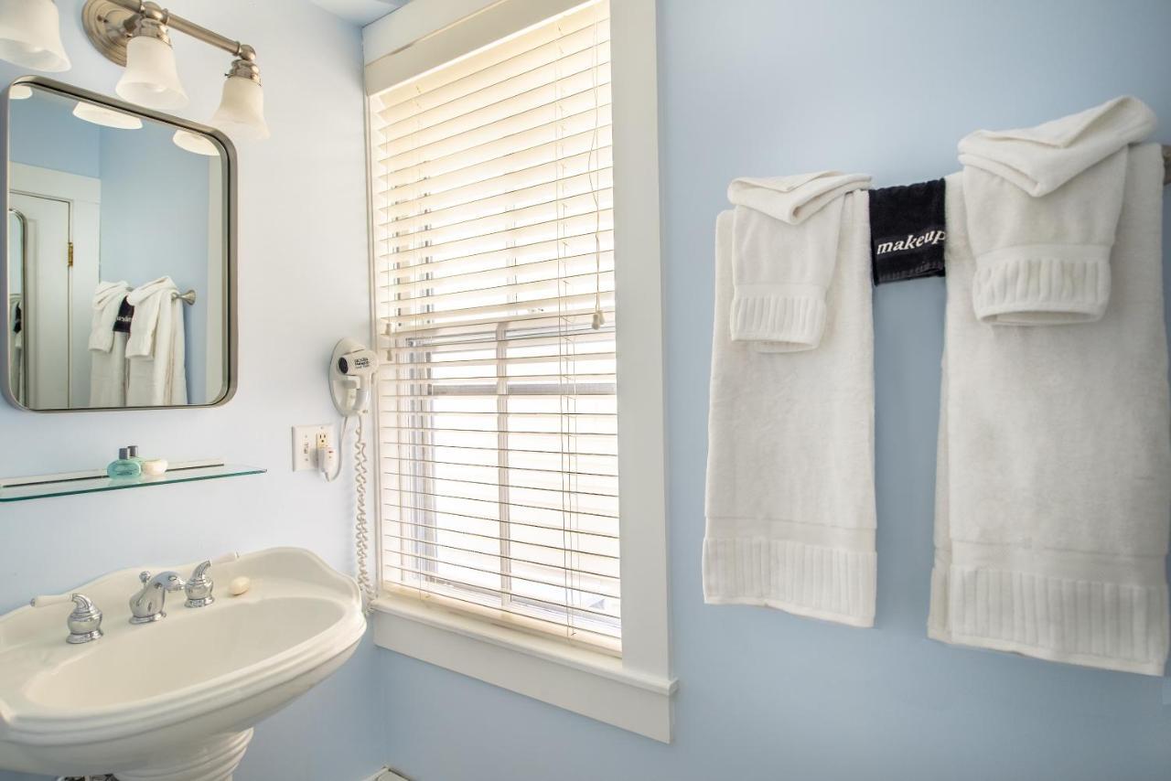 Admiral'S Landing (Adults Only) Bed and Breakfast Provincetown Eksteriør billede
